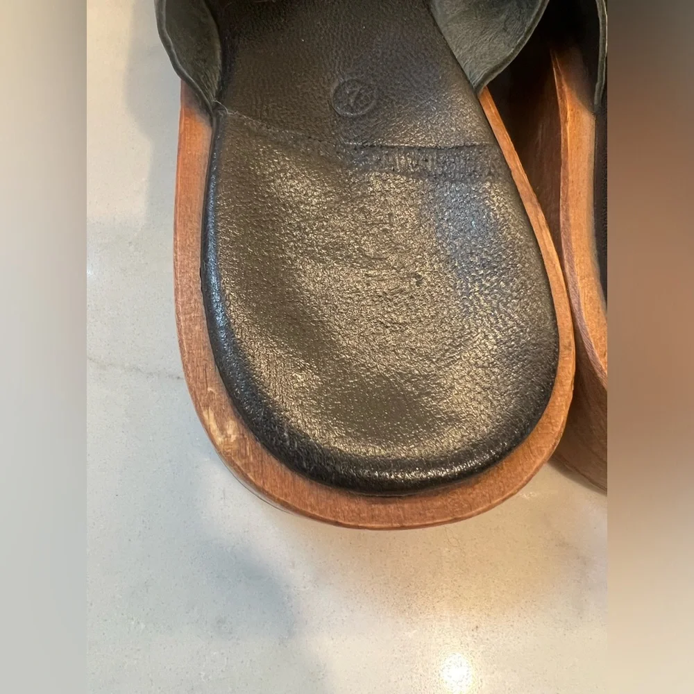 J. Crew Black Leather Wooden Heel Sandals Cross Straps Neutral Minimalist Chic